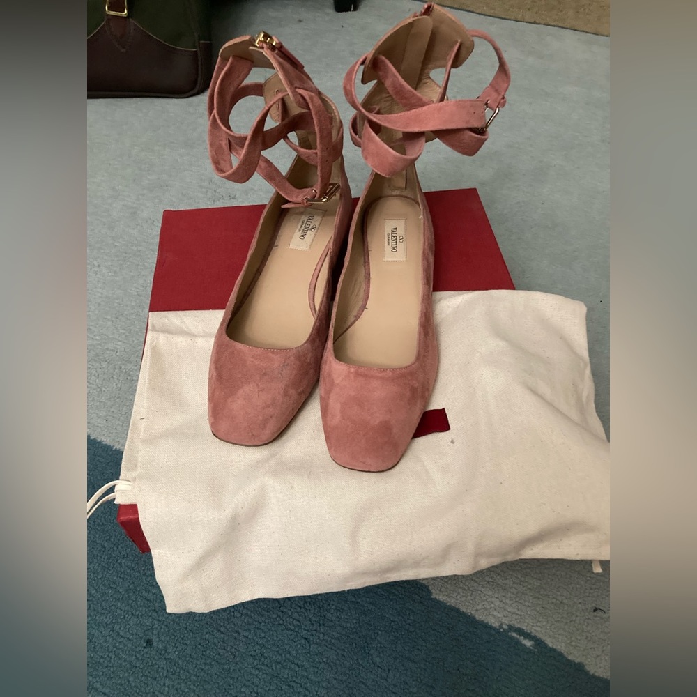 Brand new 2020 collection pink Valentino shoes
